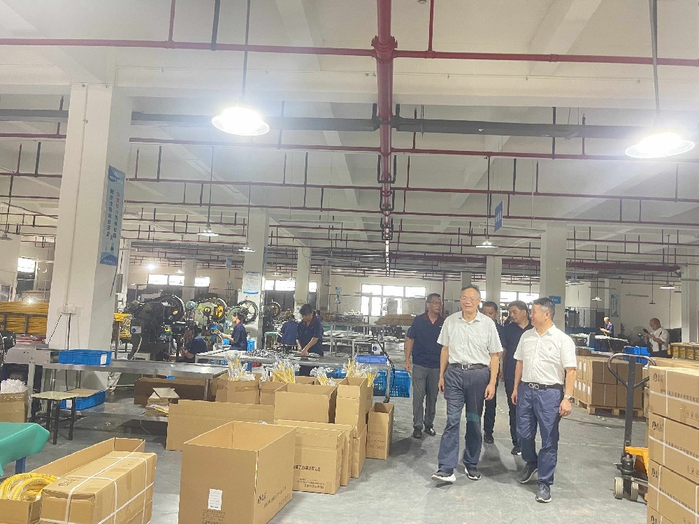 寧波市原副市長張明華，寧波原城管局副局長羅近林等赴索立管業(yè)公司參觀考察